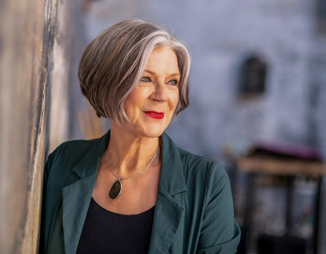 Lenny Kuhr to perform ‘De Troubadour’ live for the final time at Eurovision in Concert 2026